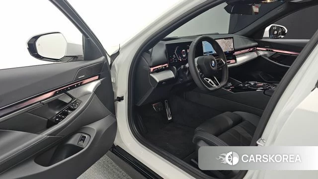 BMW 5 Series (G60) id 4607414 из Кореи 34