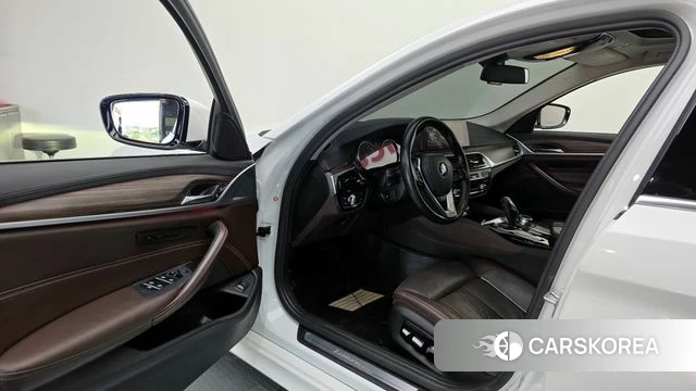 BMW 5 Series (G30) id 4269291 из Кореи 20