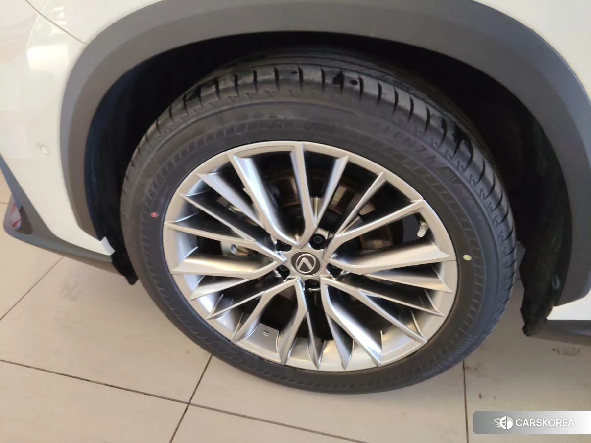 Lexus NX PHEV id 4498690 из Китая 34