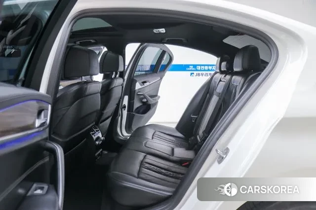 BMW 5 Series (G30) id 3779324 из Кореи 19