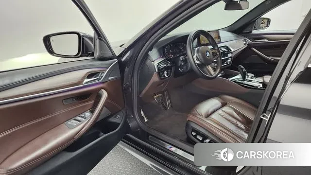 BMW 5 Series (G30) id 3741801 из Кореи 20