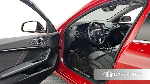 BMW 1 Series (F40) id 3686990 из Кореи 20