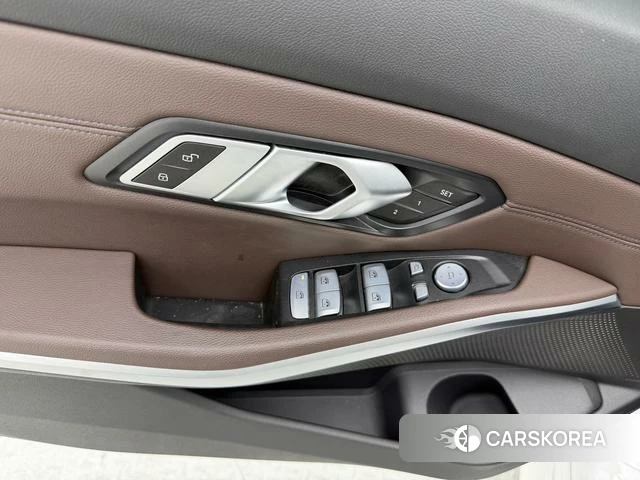 BMW 3 series id 4353469 из Китая 16