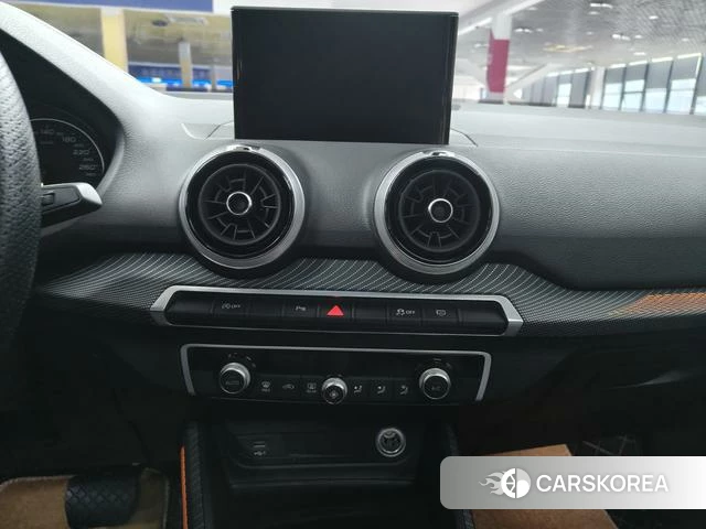 Audi Q2L id 4261865 из Китая 19