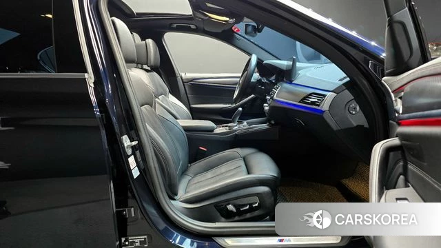 BMW 5 Series (G30) id 3858940 из Кореи 20