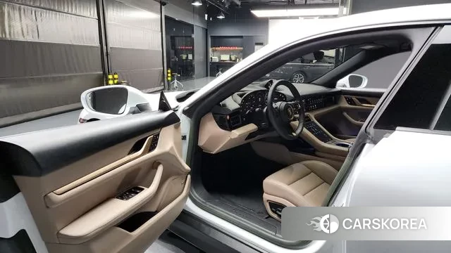 Porsche Taycan id 3365946 из Кореи 20