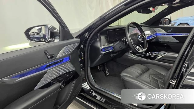 BMW i7 (G70) id 4879904 из Кореи 35