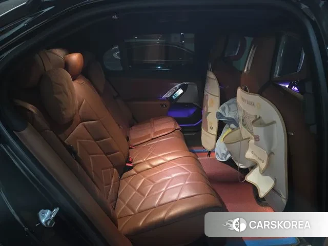 BMW 7 Series (G70) id 3679786 из Кореи 18