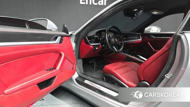 Porsche 911(992) id 4317619 из Кореи 30