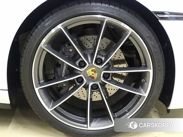 Porsche 911(992) id 4637065 из Кореи 20