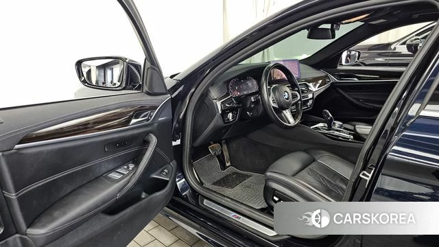 BMW 5 Series (G30) id 4529424 из Кореи 33