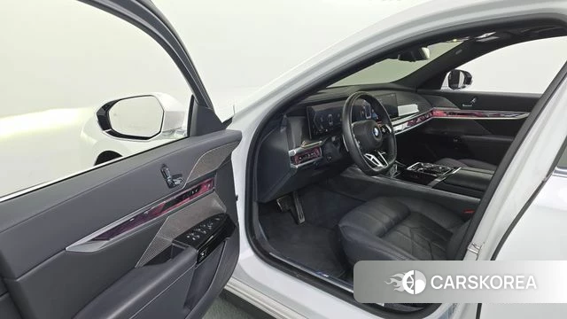 BMW 7 Series (G70) id 4665292 из Кореи 37