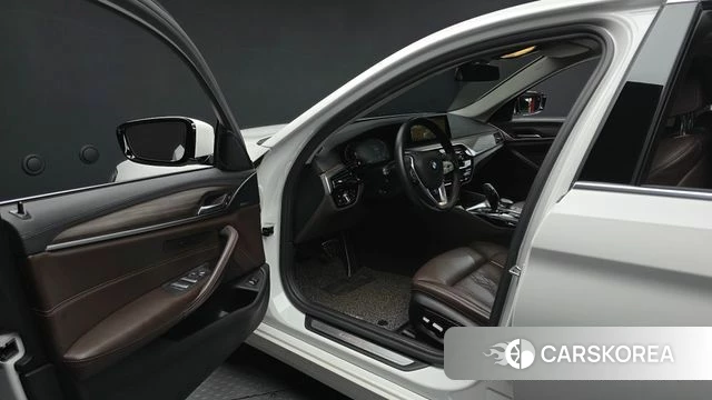 BMW 5 Series (G30) id 3853074 из Кореи 20