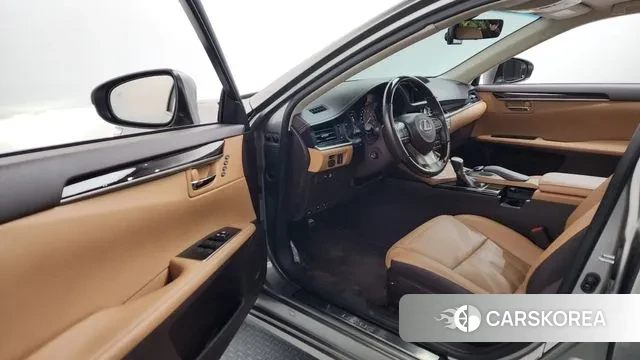 Lexus New ES300h id 3682709 из Кореи 20