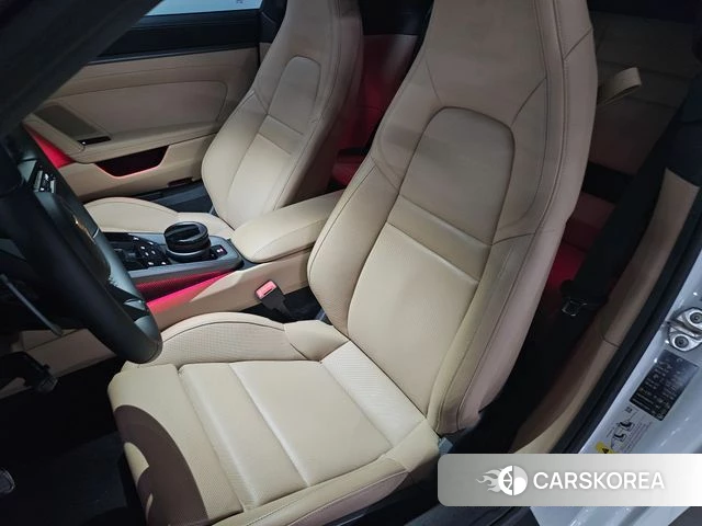 Porsche 911(992) id 4676432 из Кореи 10