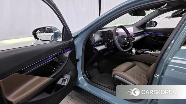 BMW 5 Series (G60) id 3825746 из Кореи 20