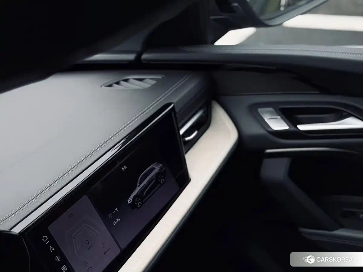 Audi Q5L id 4685948 из Китая 23
