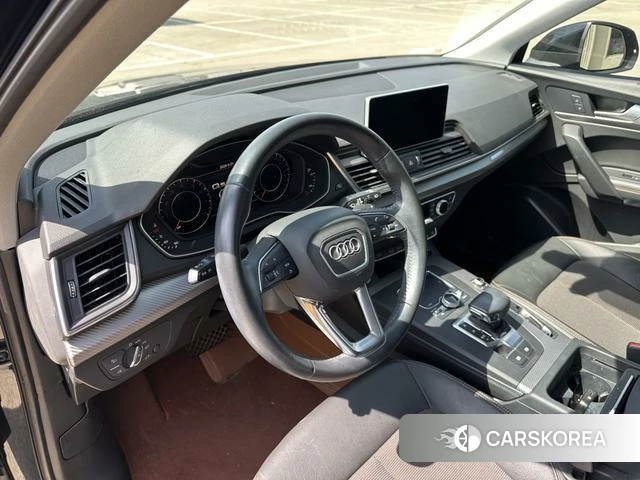 Audi Q5L id 3876339 из Китая 17