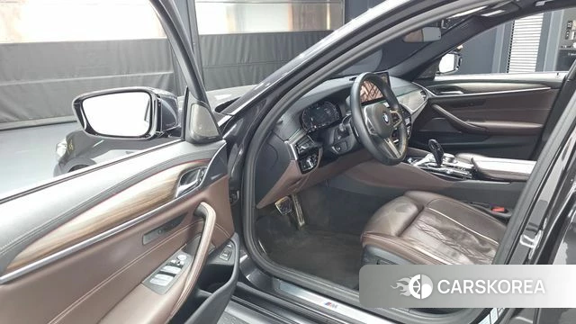 BMW 5 Series (G30) id 3954856 из Кореи 20