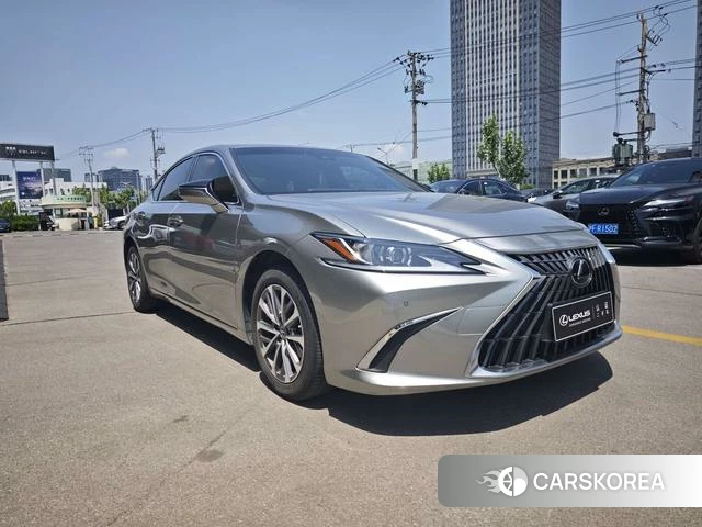 Lexus ES id 4334745 из Китая 17