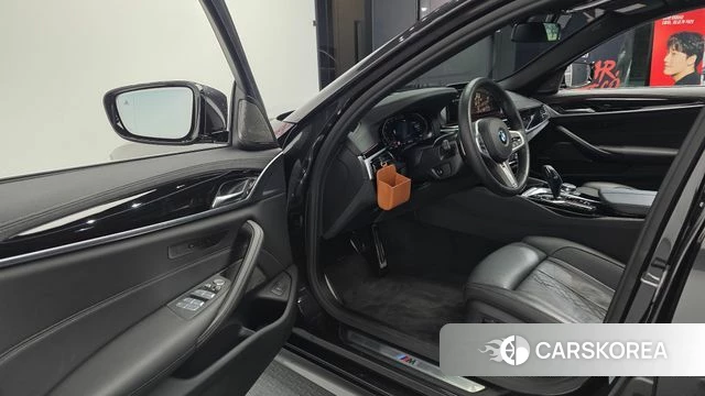 BMW 5 Series (G30) id 3883974 из Кореи 20