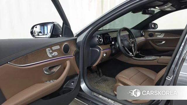 Mercedes-Benz E-Class W213 id 4693295 из Кореи 32