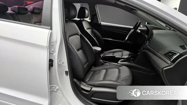 Hyundai Avante AD id 3090906 из Кореи 20