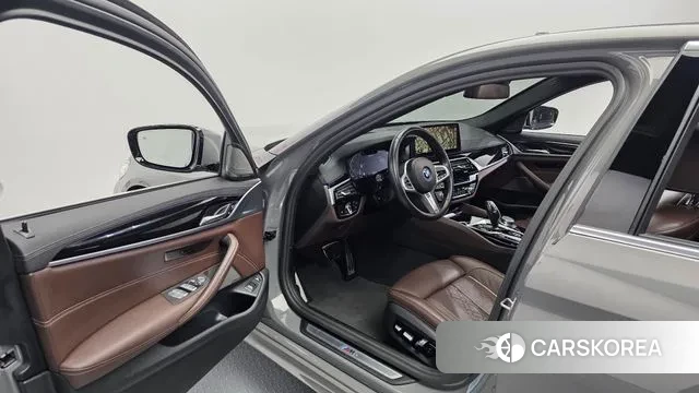 BMW 5 Series (G30) id 3746355 из Кореи 20