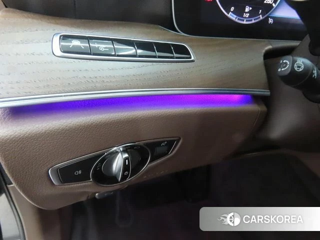 Mercedes-Benz E-Class W213 id 3844849 из Кореи 20