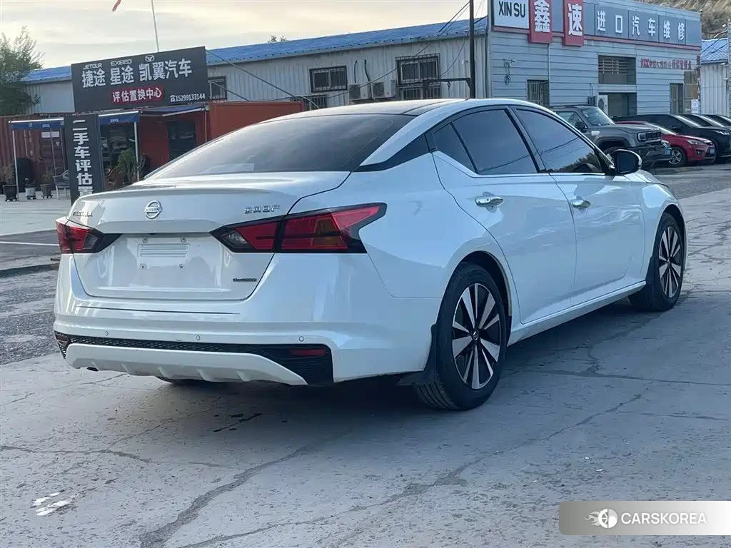 Nissan Altima id 4607104 из Китая 10