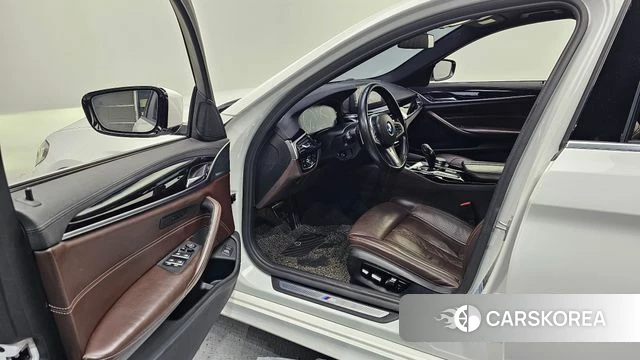 BMW 5 Series (G30) id 4310467 из Кореи 30