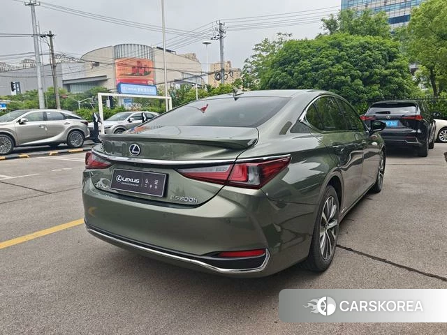 Lexus ES id 4353783 из Китая 18