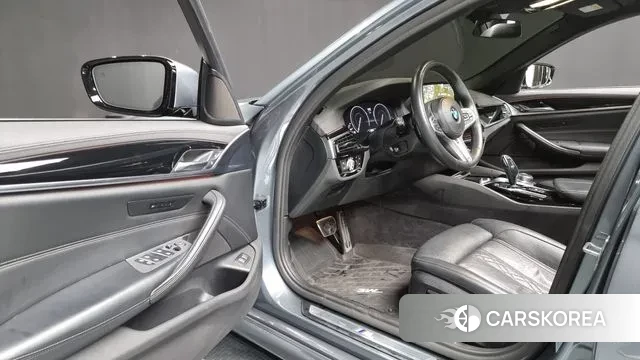 BMW 5 Series (G30) id 3449338 из Кореи 20