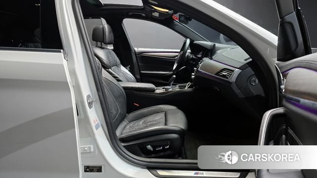 BMW 5 Series (G30) id 3808358 из Кореи 20