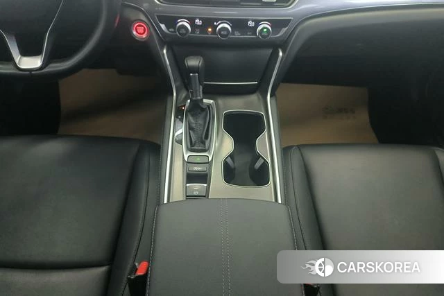 Honda Accord id 3782346 из Китая 17