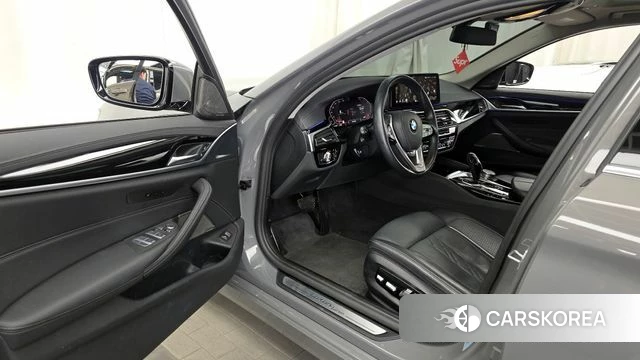 BMW 5 Series (G30) id 3923938 из Кореи 20