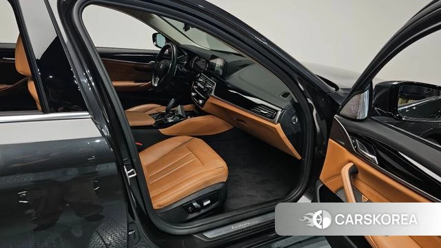 BMW 5 Series (G30) id 4918933 из Кореи 36