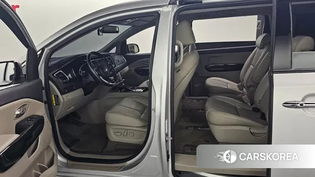 Kia The New Carnival id 3000354 из Кореи 20