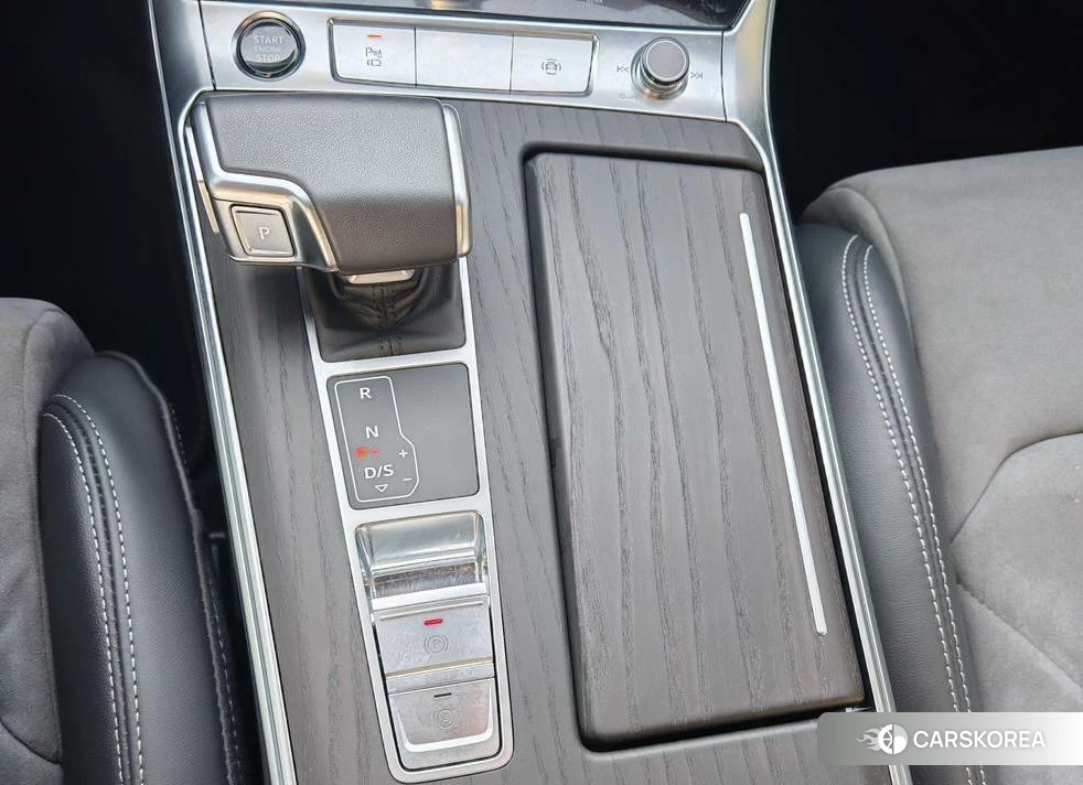 Audi A6L id 4467878 из Китая 15