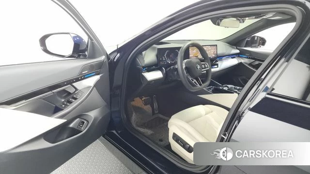 BMW 5 Series (G60) id 4381326 из Кореи 34