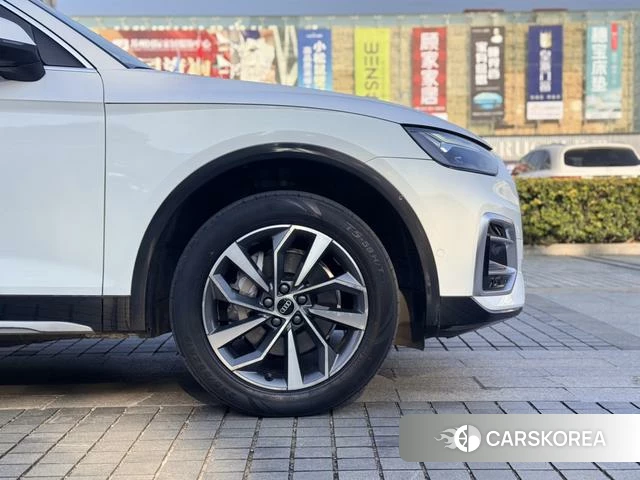 Audi Q5L id 4265059 из Китая 15