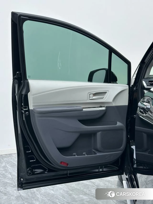 Toyota Grevia id 4329230 из Китая 31