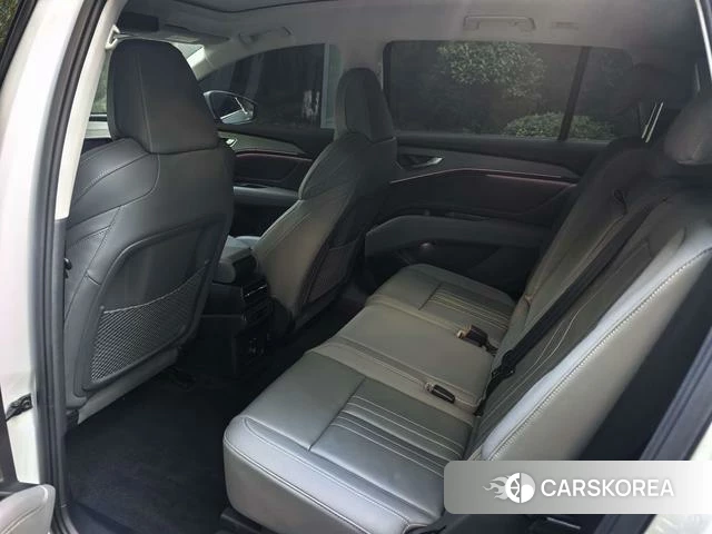 Audi Q5 e-tron id 4329205 из Китая 15