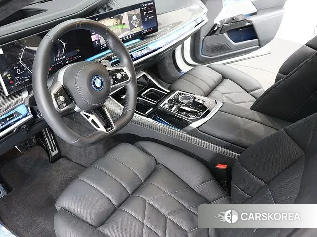 BMW 7 Series (G70) id 3338648 из Кореи 20