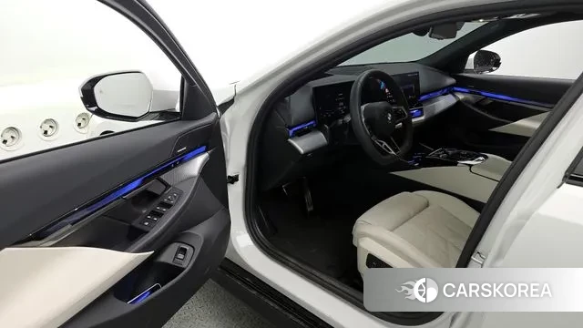 BMW 5 Series (G60) id 3554794 из Кореи 20