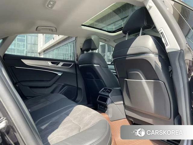 Audi A7L id 4298331 из Китая 15