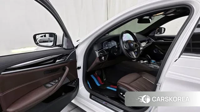 BMW 5 Series (G30) id 2963924 из Кореи 20