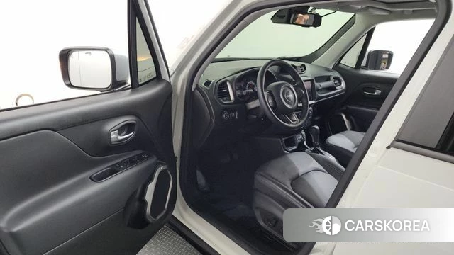 Jeep Renegade id 4428229 из Кореи 34