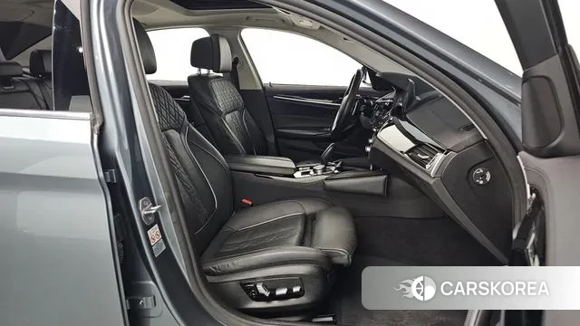 BMW 5 Series (G30) id 3616953 из Кореи 20