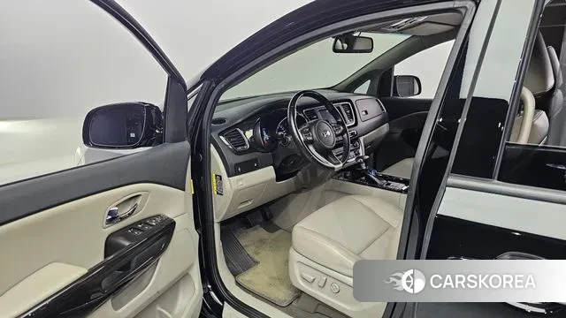 Kia The New Carnival id 2902545 из Кореи 20